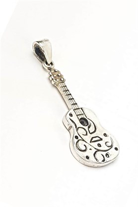 Gitar tasarımı gümüş kolye ucu